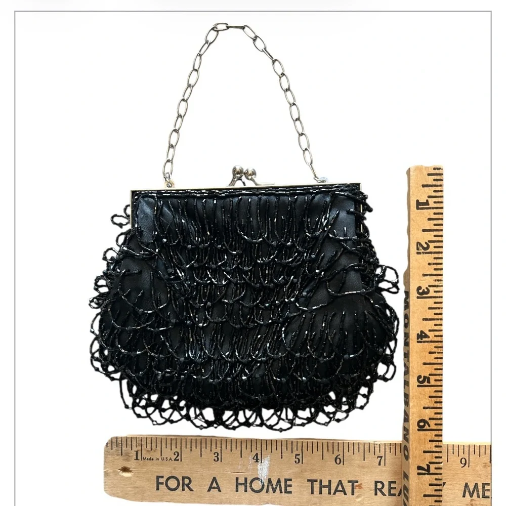 NEW Black Beaded Evening Bag Kiss Lock Clutch Chain Handle‎